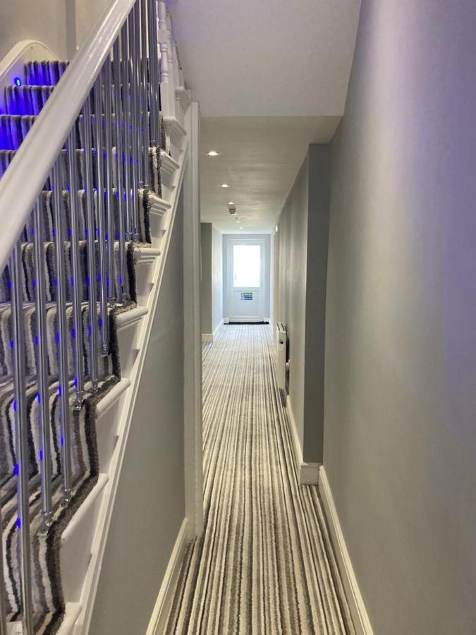 112 Gleneagle Road Rooms ลอนดอน ภายนอก รูปภาพ